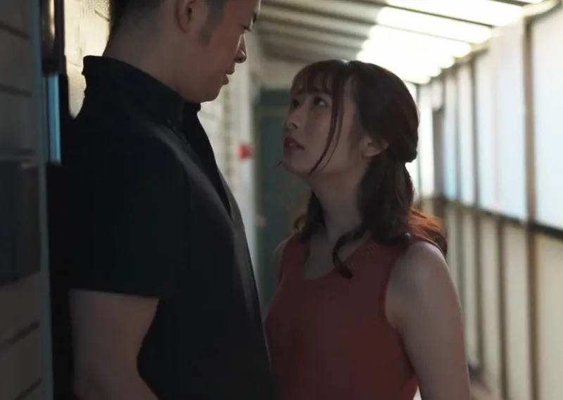Bà xã mang thai, tôi bị bốc lửa bởi vợ nhà bên thường ở nhà một mình
